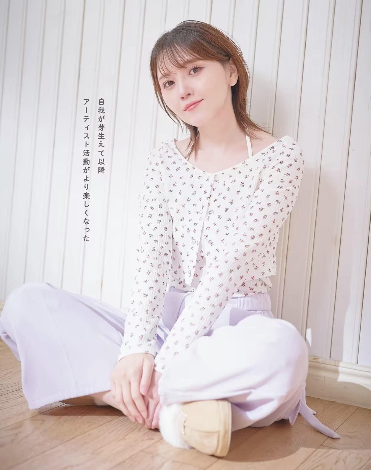 温柔的午后，坐在地板上，享受宁静时光。日系软妹的休闲家居服穿搭，温柔漂亮，可爱大