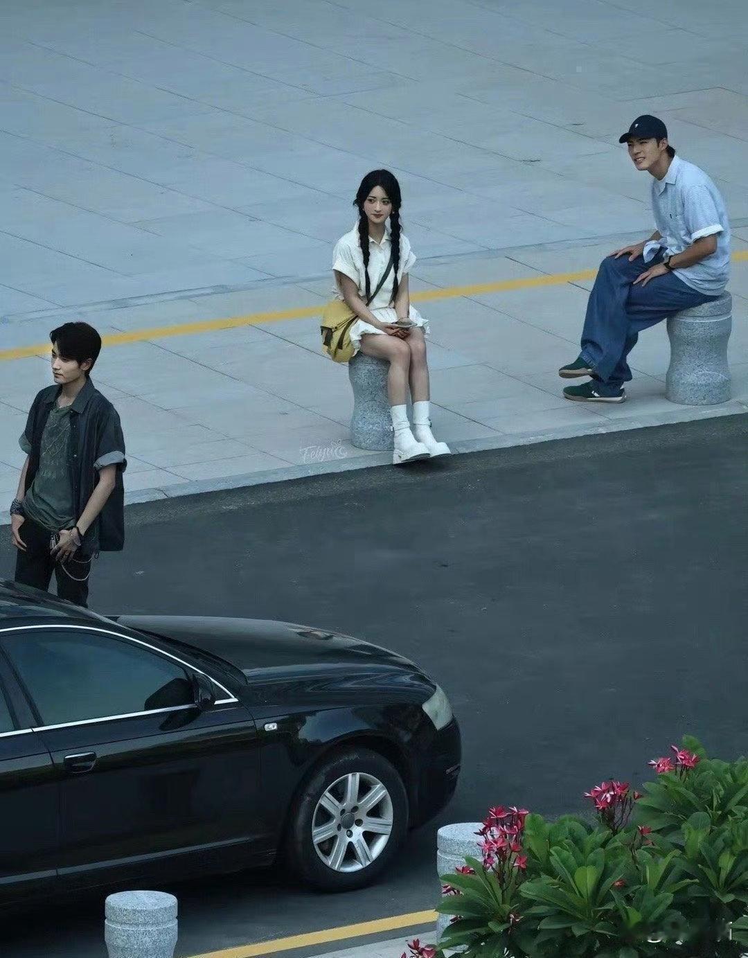 坐着看着就一小只呀