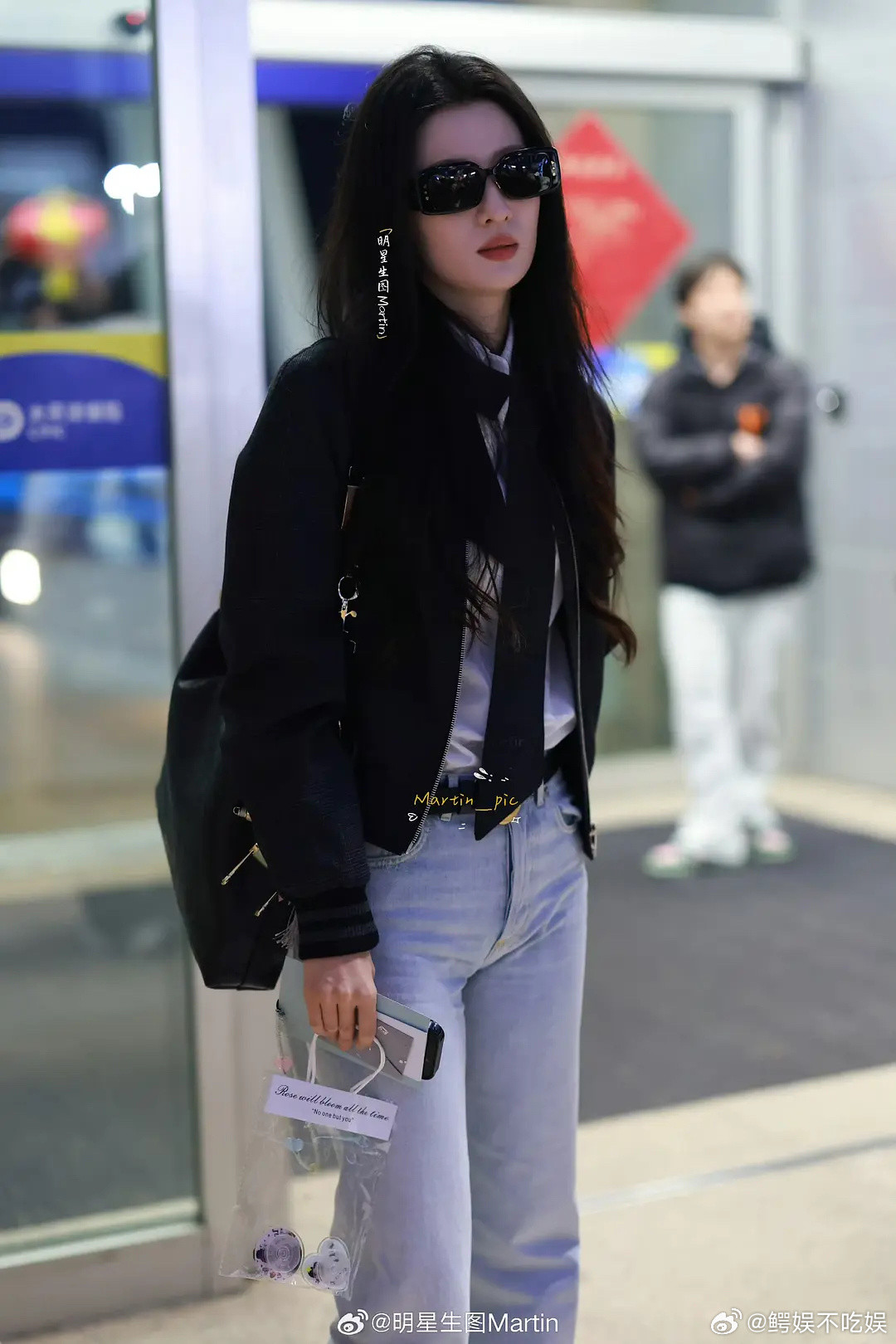 王楚然这裤子真不适合她，好身材都驾驭不了