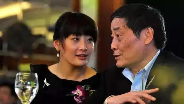 宗馥莉这件事，给所有男人提了个醒：你可以生二胎，也可以出去玩，但是你不该让孩子来