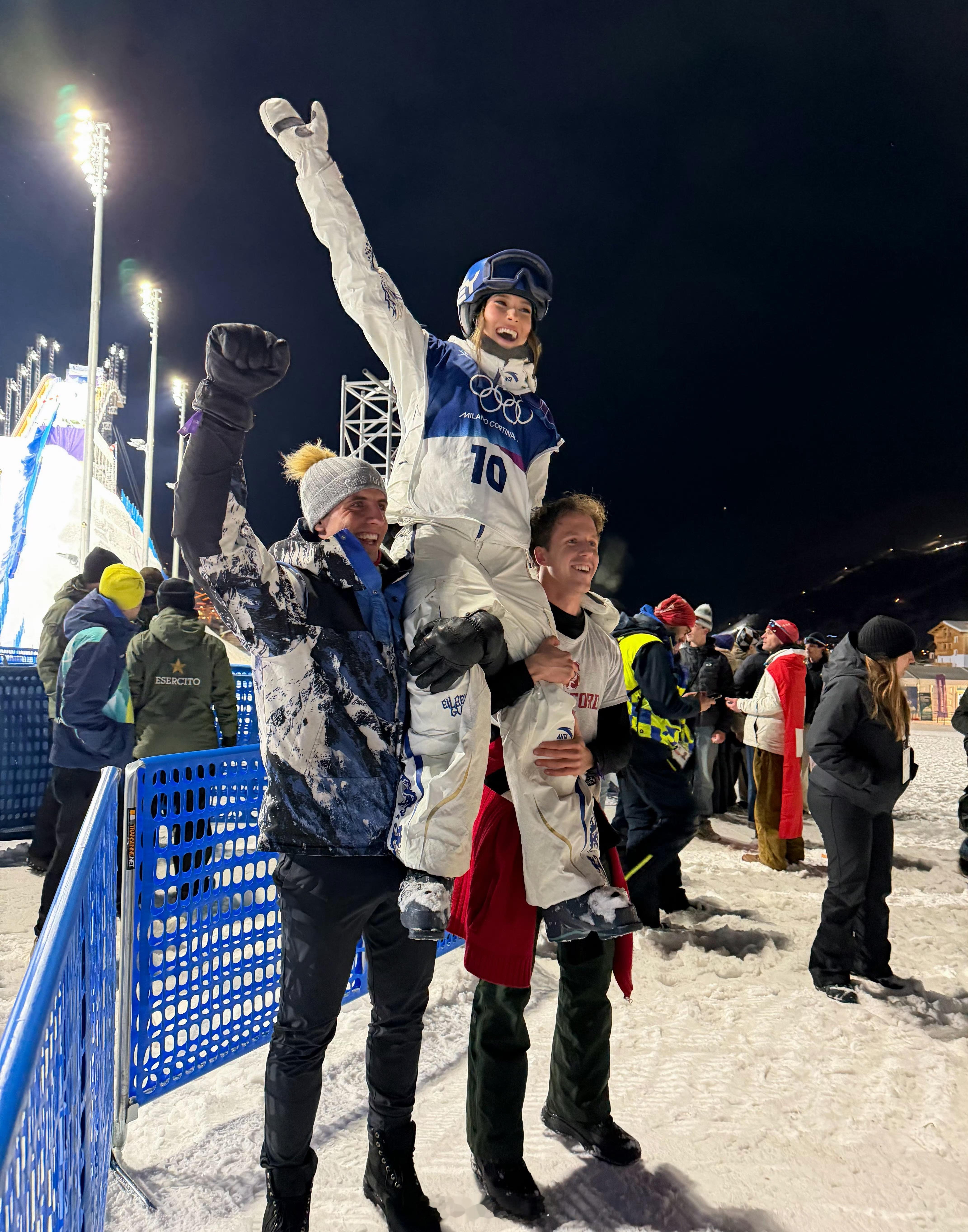 恭喜谷爱凌！继续向前冲！谷爱凌大跳台进决赛发文为中国冬奥健儿加油