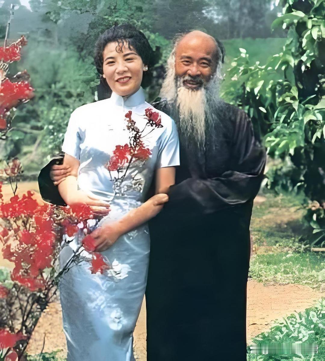 1945年，16岁的徐雯波拜入张大千门下学画。画技没学成，肚子先大了。1948