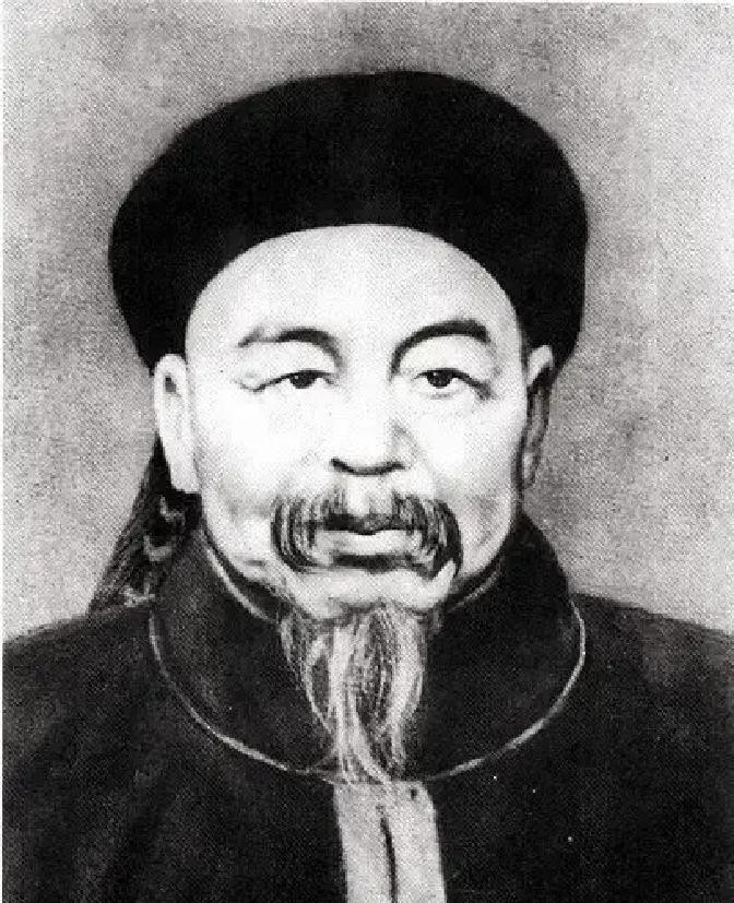 1859年，咸丰皇帝下旨将左宗棠斩首示众，湖北巡抚胡林翼对左宗棠说：“皇命难违，本官也无办法，但你可