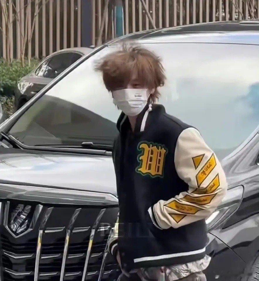 “超赫鹿”铁三角真的完整了！鹿晗正式回归五哈录制！缺席了一整季，鹿晗今天终于动身