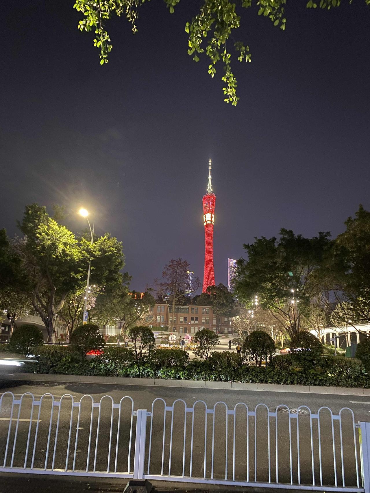 出外旅游，谁都能亏待，可千万别亏待了出租车司机。好好对待司机，绝对会有惊喜。我