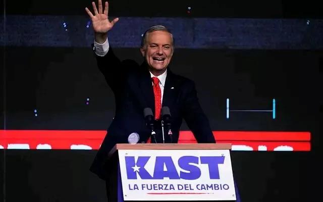 欧洲新闻网报道，当地时间3日，智利当选总统卡斯特宣布，由于委内瑞拉发生剧变，并可