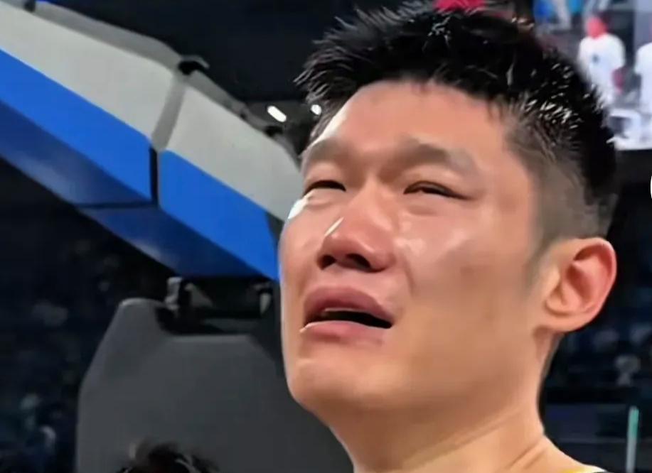 止不住的泪水喜极而泣