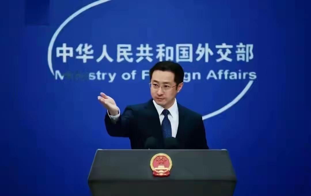 终于可以对日本先发制人打击了！​在昨天的记者会上，军人家庭出身的中国外交部发