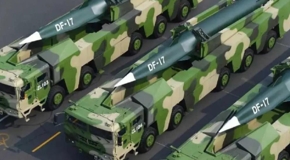 东风-17仅需10分钟即可摧毁冲绳基地！F-35还没起飞，机场已不复存在