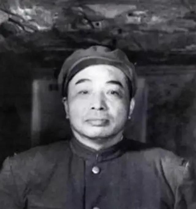 1957年，彭德怀率工作组进驻南京军事学院，结论是“教条主义相当严重”。军委会议