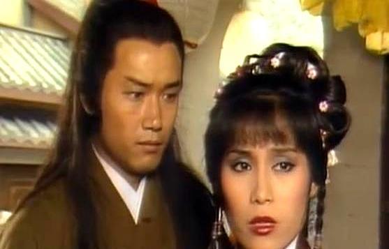 临死的男人在妻子手心写下血字：孩子的爹是郭靖。铁枪庙里蛇毒攻心，杨康最后一笔不