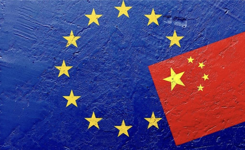 美国在欧洲正失去信任！7月4日，据《环球时报》报道，伦敦独立民调机构“第一公众”