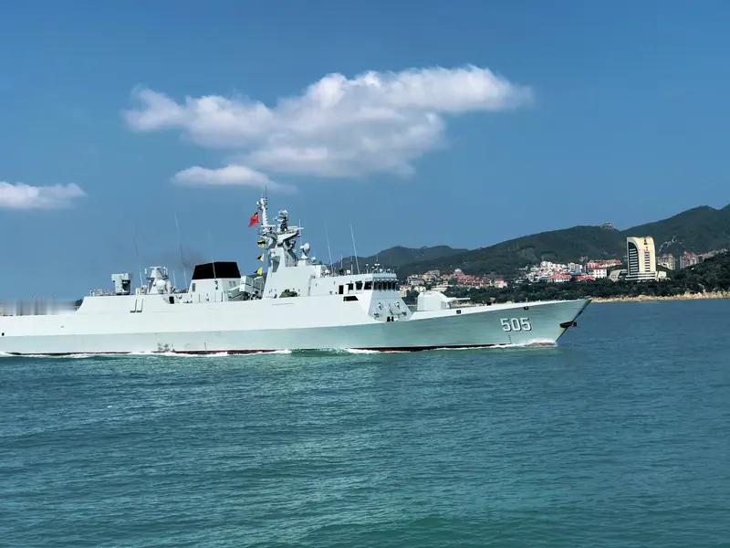 今天咱们来盘点一下：海军未来都会“玩”些什么？先看看如今的海军：已不再是过去那