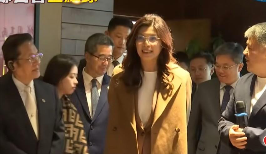 郑丽文今上午参观洋山港今天（9日）是国民党主席郑丽文访陆第三天，上午参观上