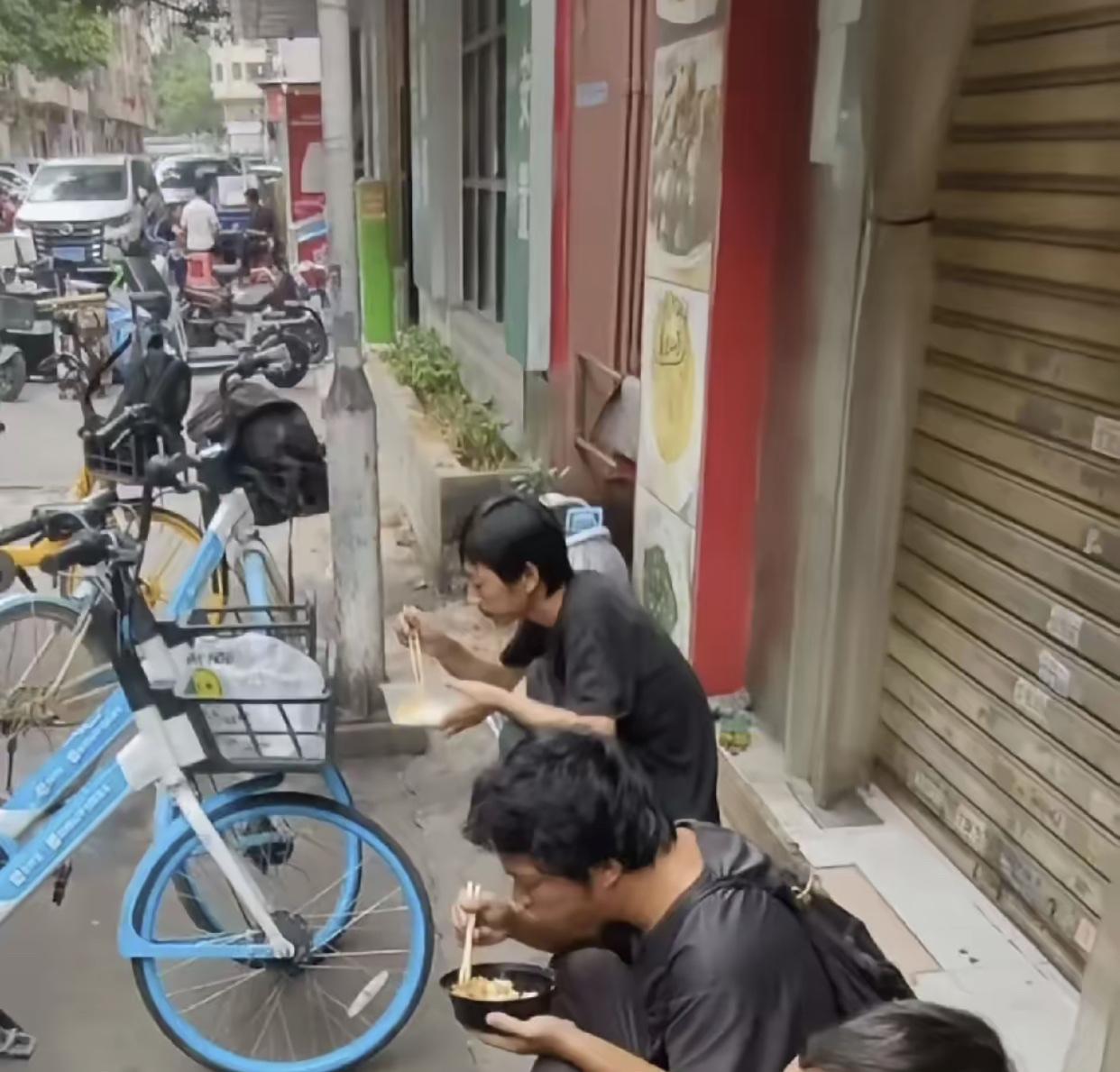 在广州找不到工作，身上一分钱都没有时，怎么办？别怕，广州管饭，一分钱都不用你