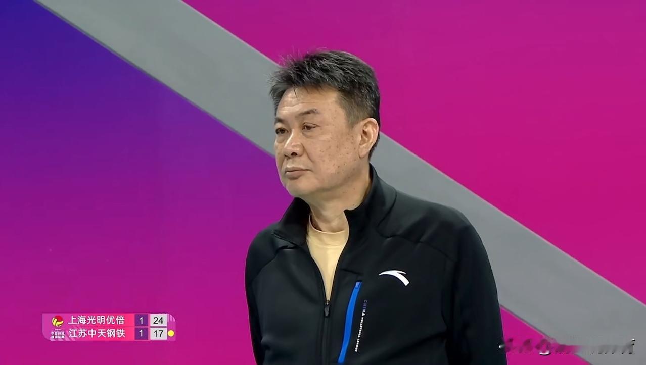 蔡斌不愧是排坛“小诸葛”，替赵勇解决难题。蔡斌对于江苏女排的遏制几乎是全方面的，