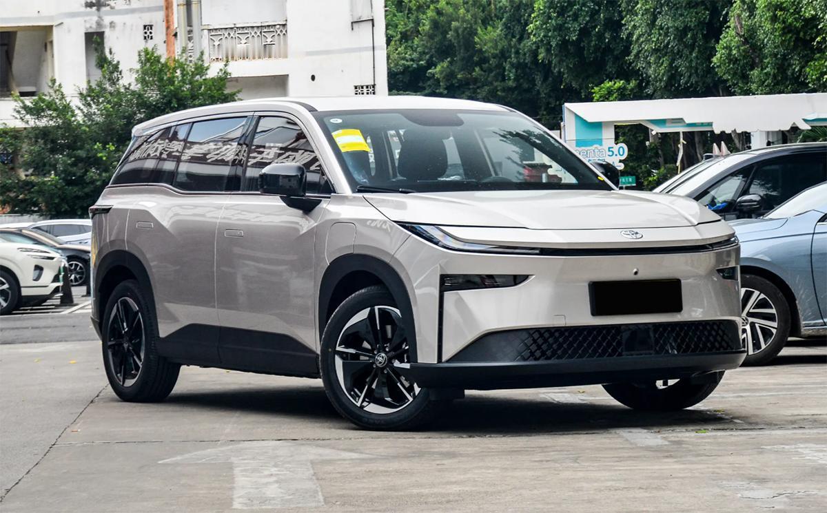 丰田要拼了？在前几天的跨年夜，一汽丰田旗下的bZ3智享家版正式上市，指导价为