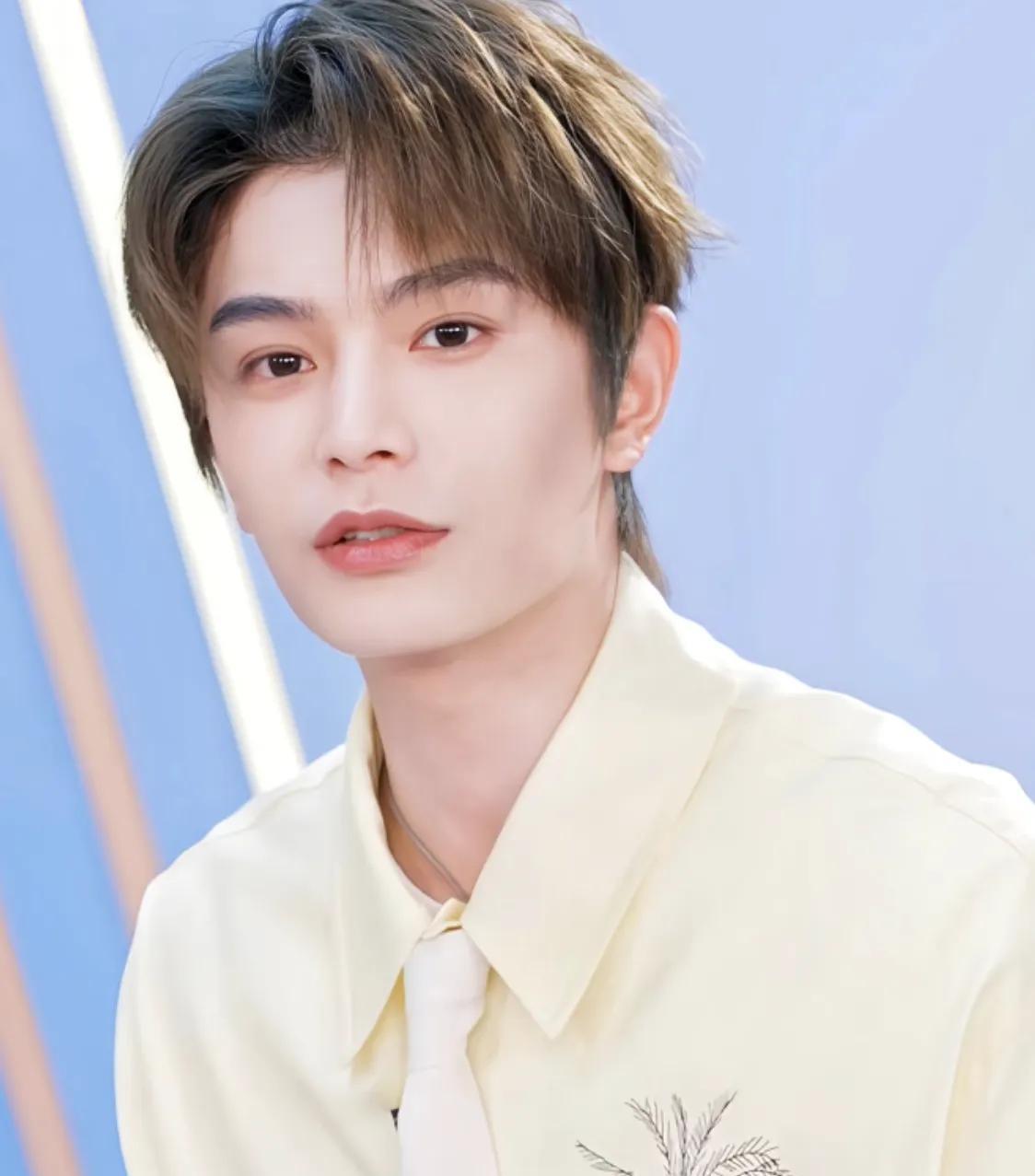 我觉得丁禹兮哪怕不拍戏了他也可以转行去当配音老师，你敢信人民日报官方发的纪