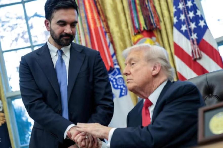 11月22日，CNN报道:“当地时间11月21日，白宫上演政坛反转名场面：此前互