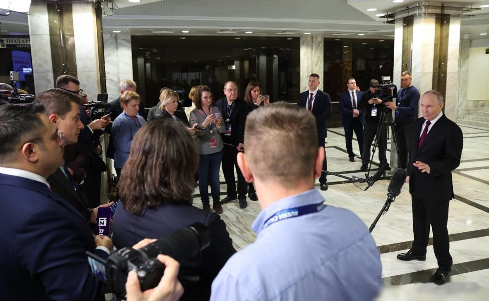 会谈结束，美国得到承诺这一次俄乌冲突可能真的要结束了，因为在当地时间12月3