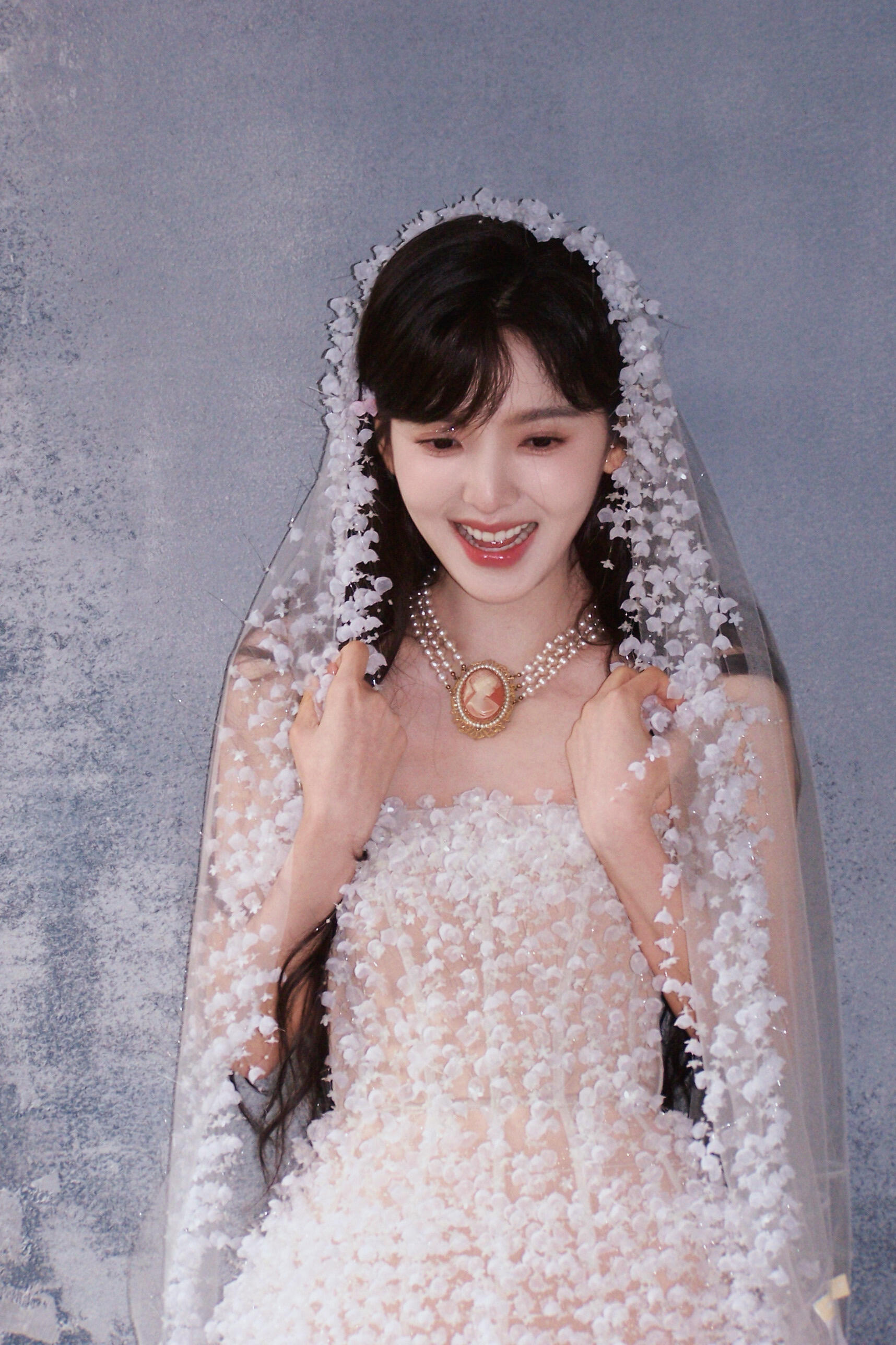 章若楠请把这仙女裙焊在身上吧，真的太美了，像童话里的公主！​​​