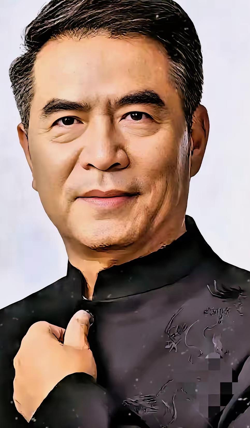 廖京生是个好男人！因为照顾何晴被人称赞得有情有义，好男人一个。之前传出他们