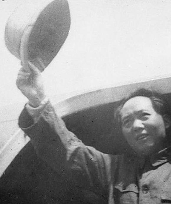 蒋介石在日记里谈及重庆谈判：当年放走毛泽东，主要是两点原因！1945年8月2