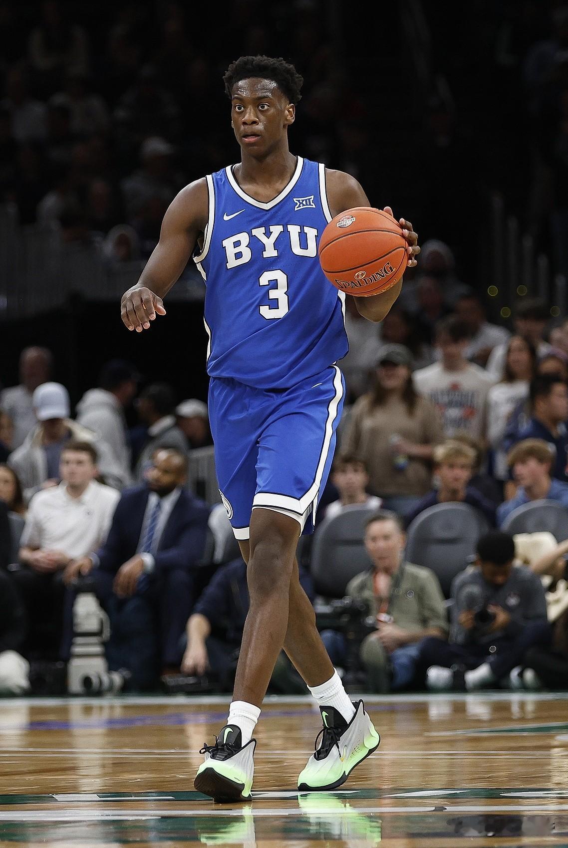 这是下一个乔丹吗？准状元迪班萨在NCAA联赛爆砍43分!在今天进行的一场美国