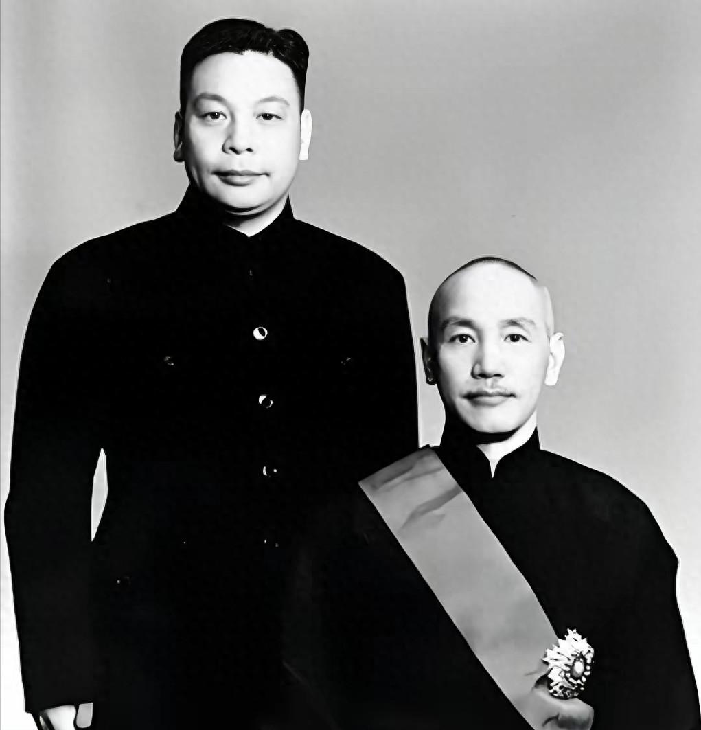 最近老蒋那边又传出消息，有后人站出来公开喊话，想把蒋介石和蒋经国的两口棺椁迁回大