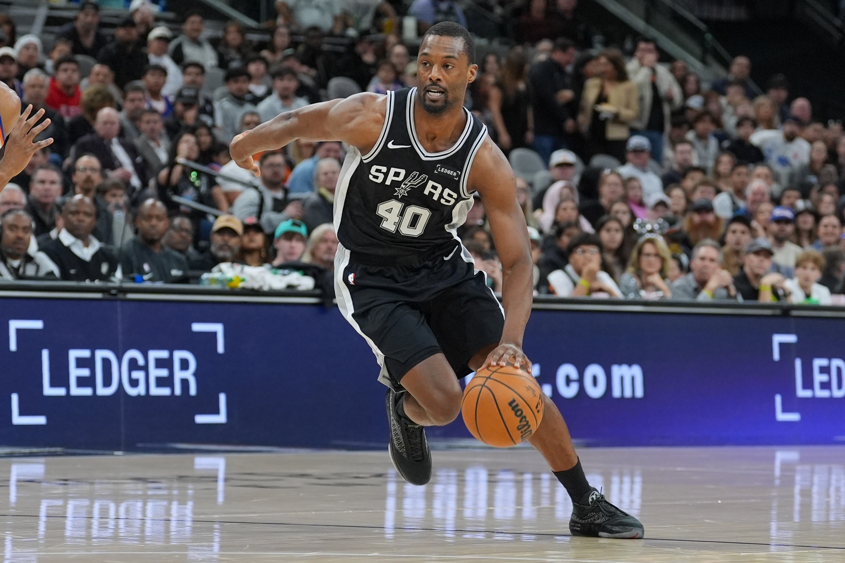 理性讨论，巴恩斯休赛期是不是就放了巴恩斯伤缺时间卡布很好的补上了巴恩斯的位置