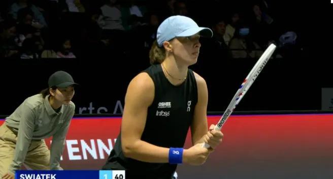 #世界网球洲际对抗赛#北京时间12月27日，世界网球洲际对抗赛继续在深圳大运中