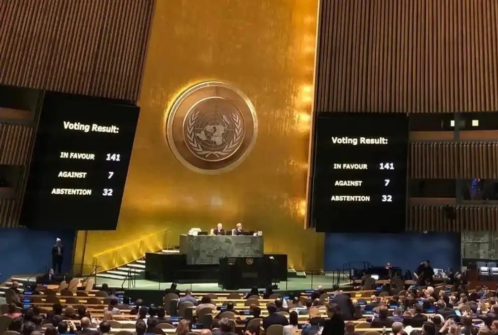 全球变天美国站队俄罗斯天哪！你敢信吗？美国跟俄罗斯竟然在