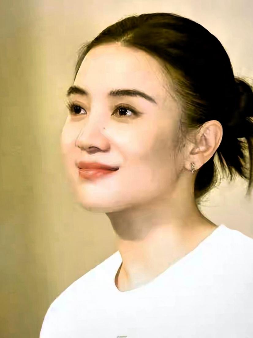 宋佳这波拿奖，真是让全网吵翻了！一年之内横扫白玉兰、金鸡、金狮三大奖，成了双料影