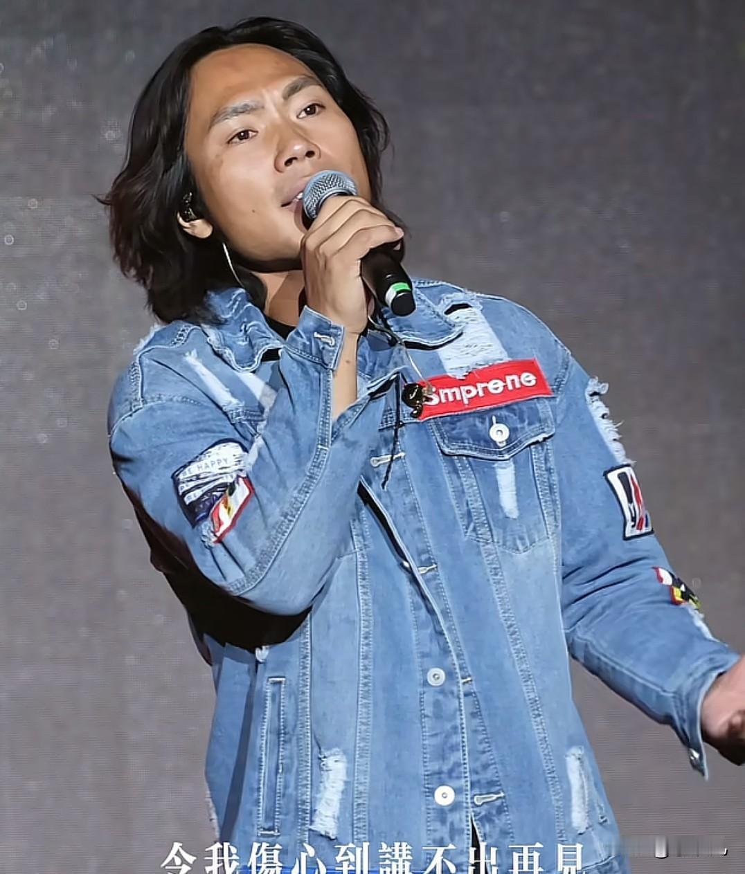 事实证明，机会是留给有能力的人。你就说替李克勤救场的草根歌手吧。本来他只