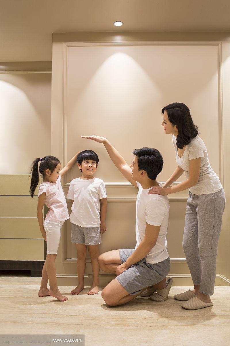 现在的女孩子找对象就喜欢找个子高的，1.8米以上的。个子高怎么就那么好？1.