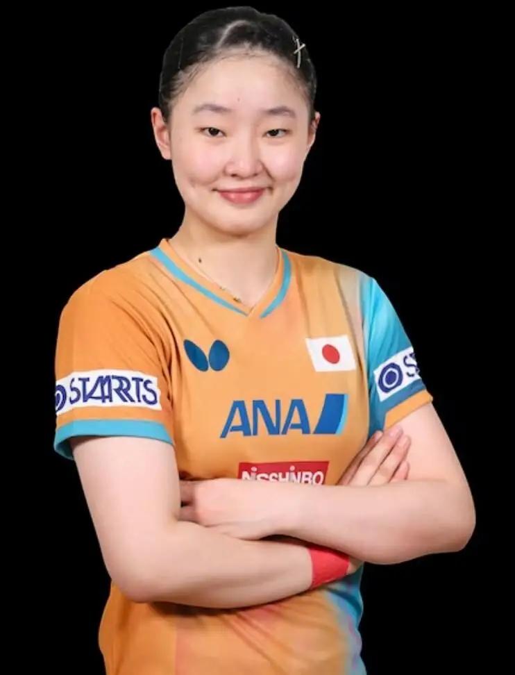 心态变了，面相就跟着变，张本美和就是活例子。刚出道时还带着稚嫩懵懂的少年感，现在