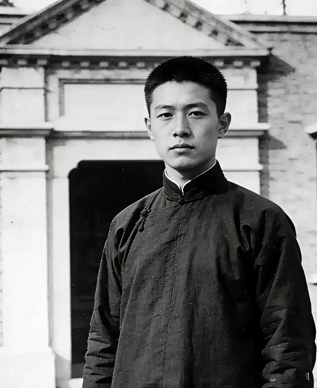 ​​​​陈乔年牺牲后约莫过了三四天，党组织才辗转打听到遗体的下落，被草草掩埋在龙