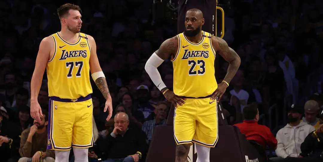 今天nba季前赛湖人主场首秀，得到一个消息湖人两大当家球星，詹姆斯和东契奇双双缺
