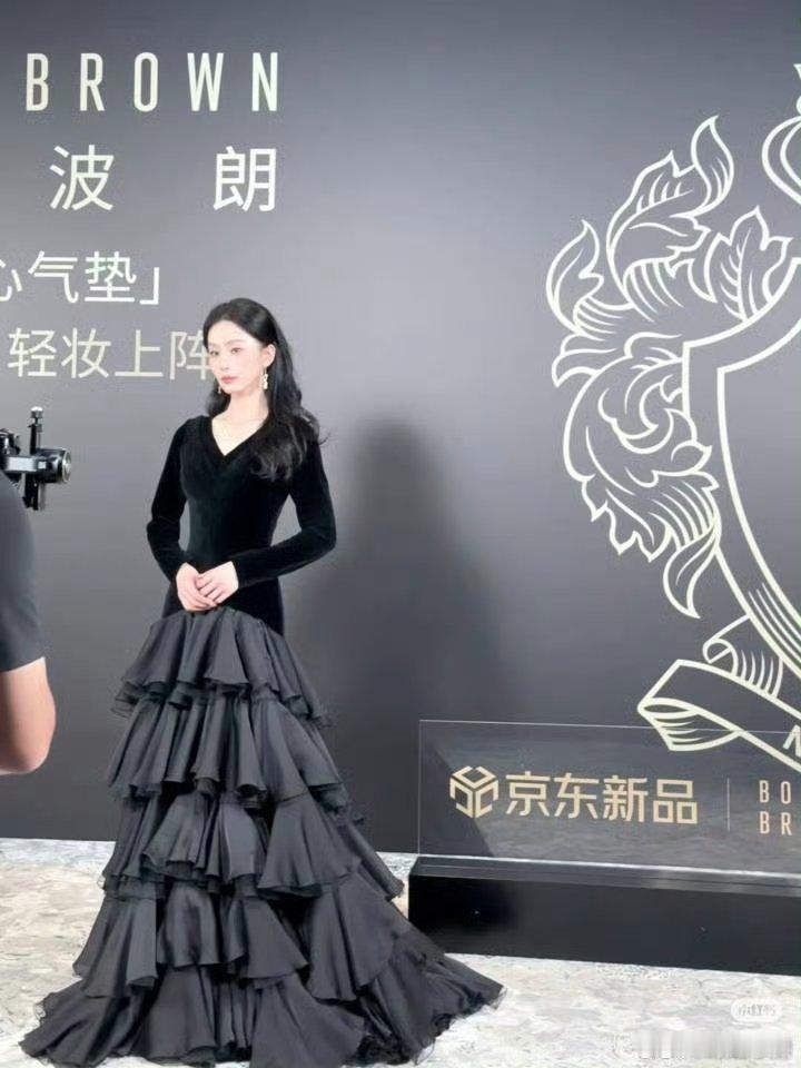丝绒窗帘和黑皱褶卫生纸结合裙[笑着哭]​​​