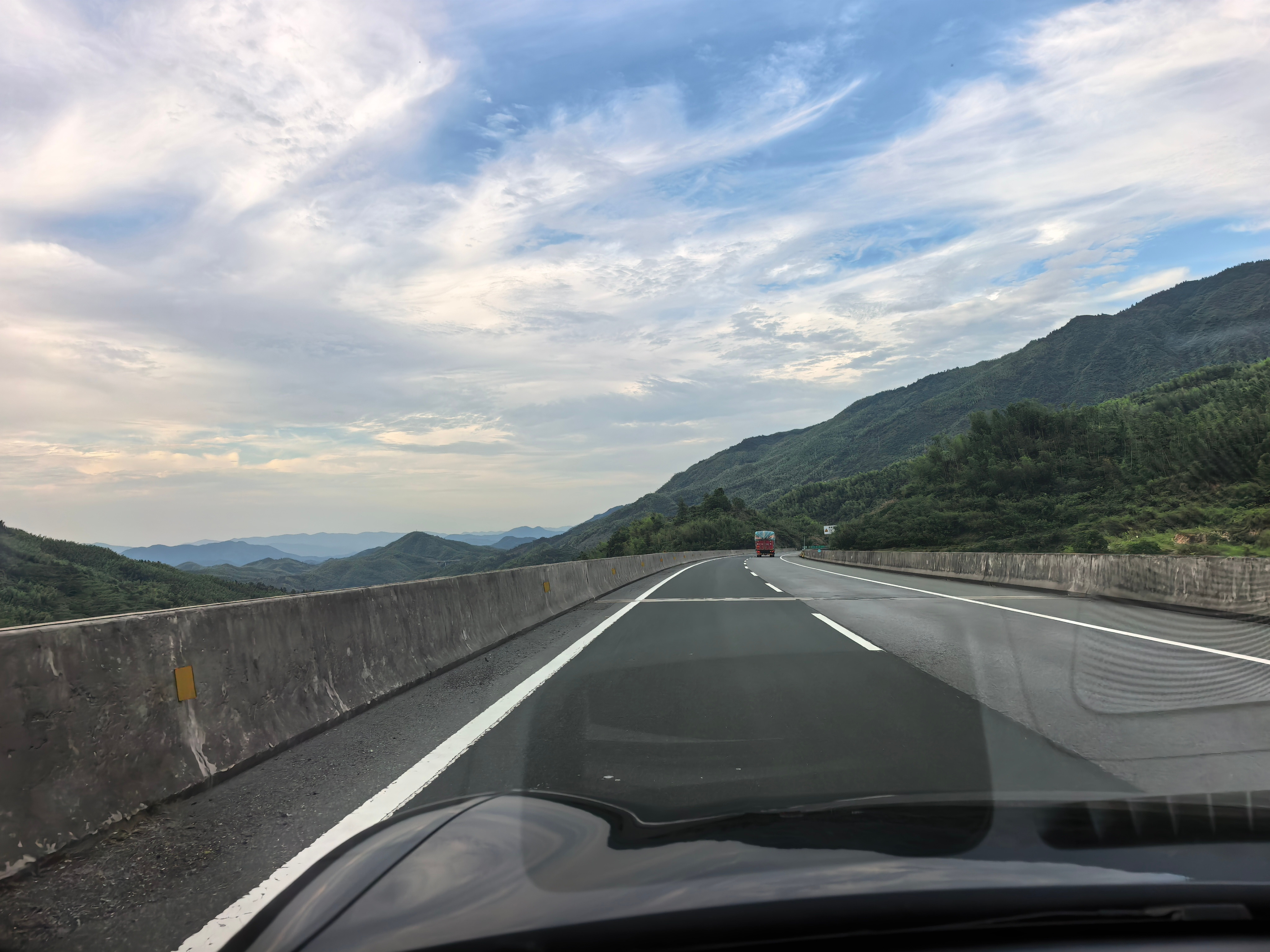 今天开尚界z7出来旅游了，往北走，猜猜我去哪