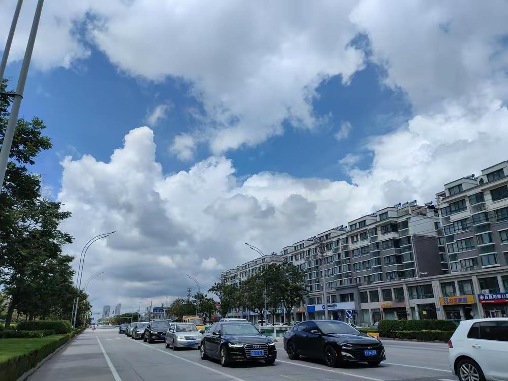 九旬母亲四次提出住养老院，我心里堵得喘不过气今天去弟弟家看了母亲，回来心里
