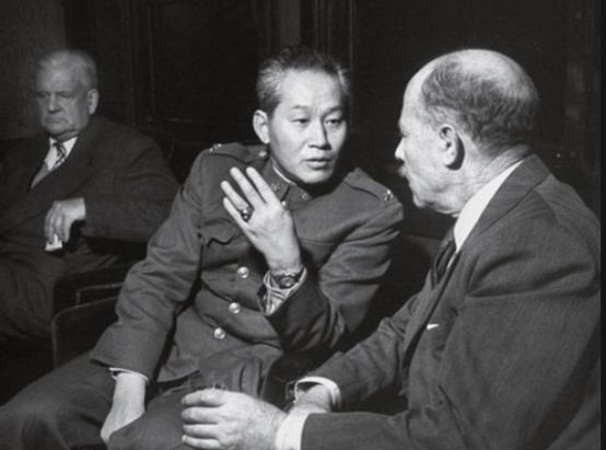1988年，民进党多次找孙立人，要他揭露蒋介石的暴行，但都被他拒绝。众人询问缘由