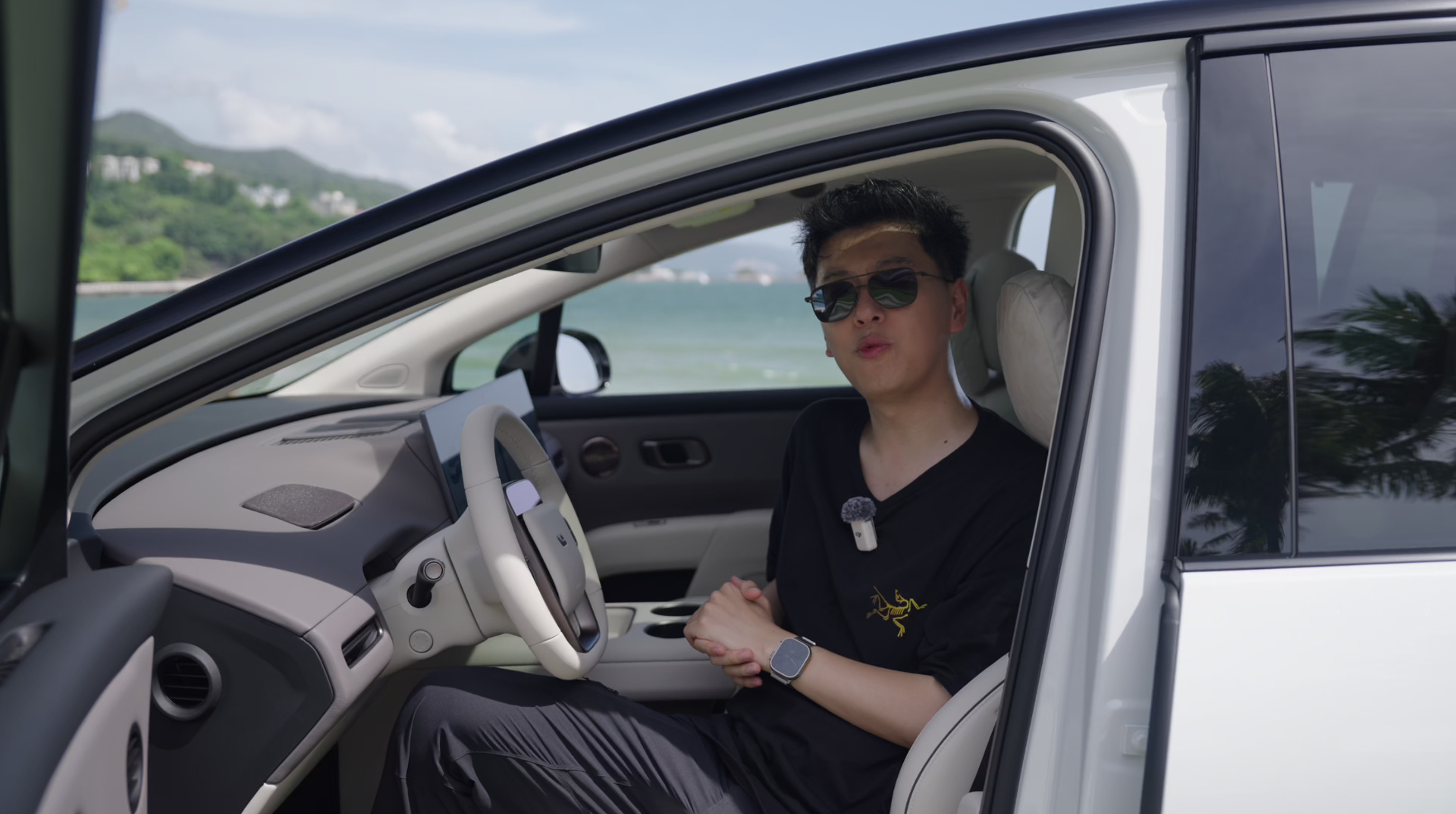 怎么还没到24号，好急，想跟大家分享动态先来组本博与i8的帅照吧[害羞]图5P
