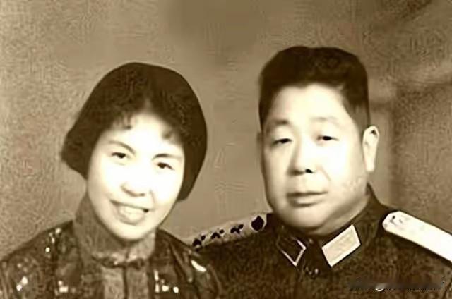 上海解放刚数日，陈赓探访亡妻娘家，初见妻妹脱口一句，促成一段将军良缘本文内