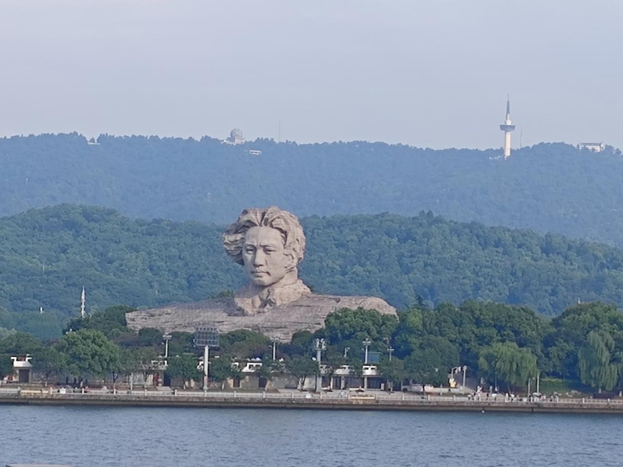 切莫曲解伟人论述：不能把伟人对诸葛亮的评价，当作躬耕地的考据定论在诸葛亮躬