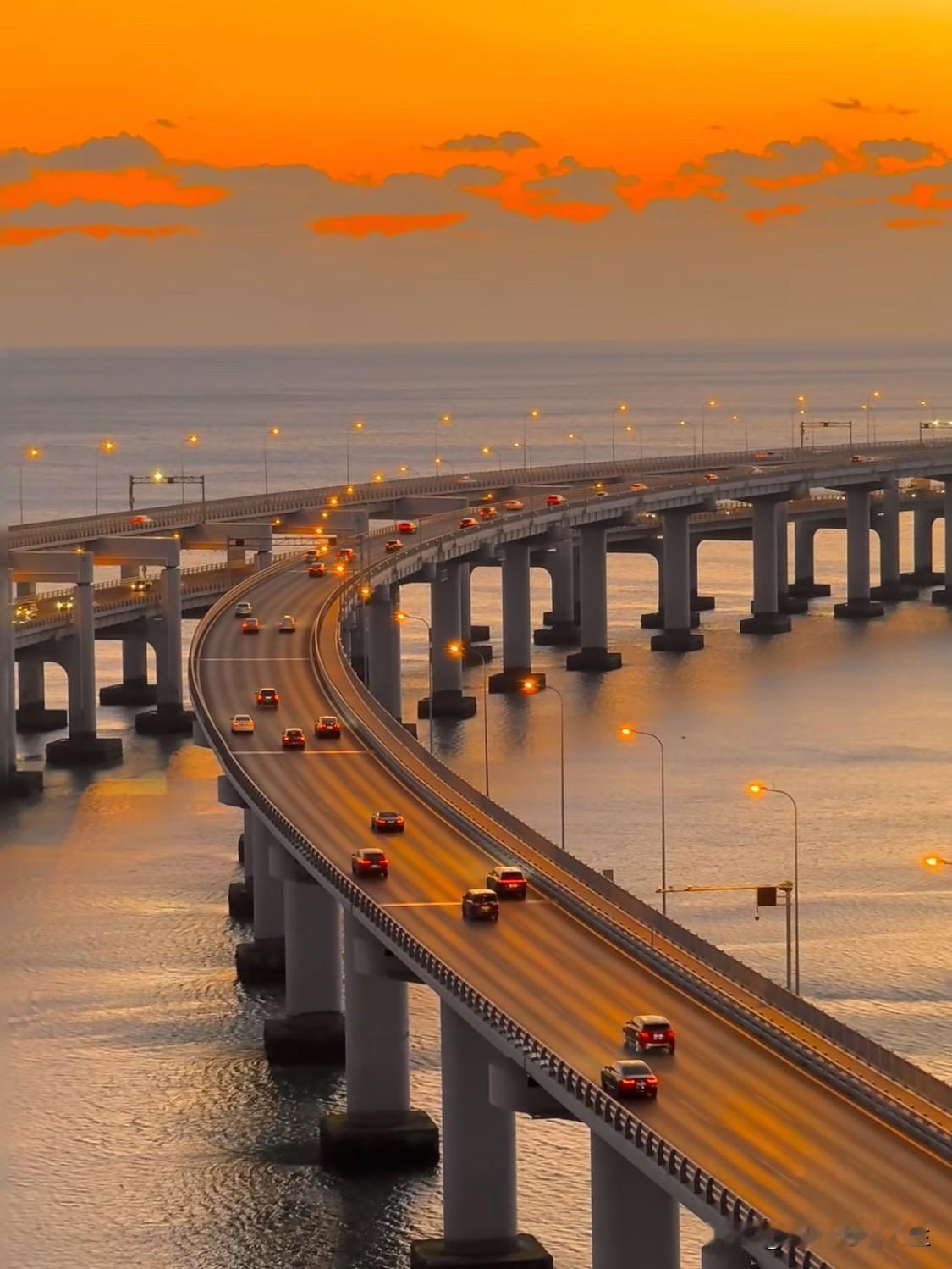 一位身价过亿的大老板说：“零售业恨我没用，穷人恨地主也没用！你把地主杀了，也成