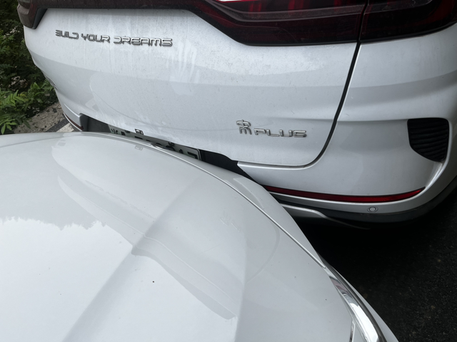 确实牛事故时候才知硬不硬最近去玩的时候不小心追尾了一辆宝马，对方车损一万多，我