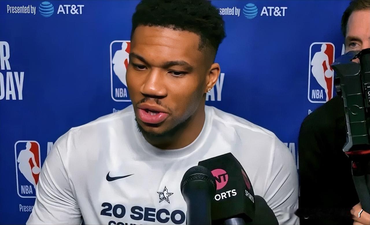 字母哥的现状，不是惹了想得到他的球队，也不是惹了雄鹿队，而是惹了所有想要好