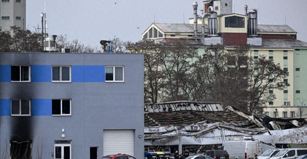 以色列这回玩砸了！把导弹中心藏到捷克，结果被人家一把火烧回原形3月20号凌晨