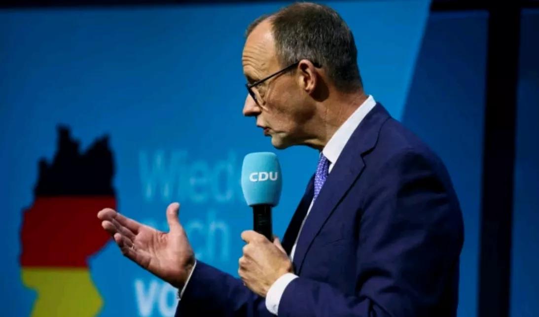 《图片报》报道，当地时间15日，德国总理梅尔茨表示，此前柏林决定放弃核能，是严重